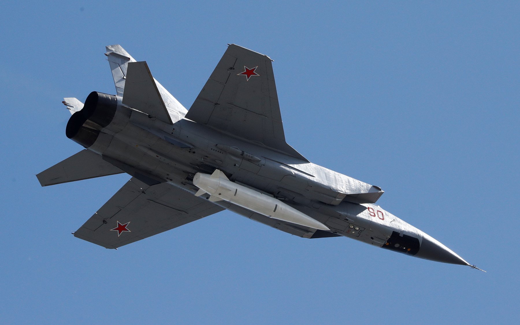 Russia Scrambled A MiG-31 To Intercept Norwegian Spy Plane | The ...